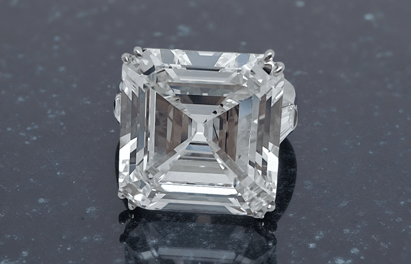 Diamond ring — Sold for 0,000